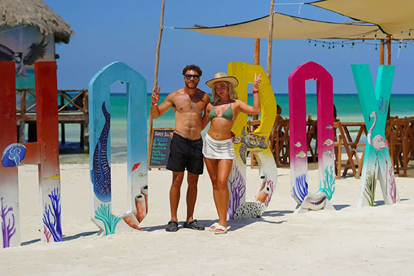 Letras da famosa praia de Holbox